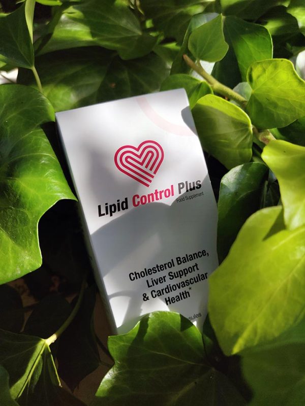 Lipid Control Plus, cholesterol, obniżenie poziomu cholesterolu LDL, podniesienie poziomu cholesterolu HDL, wsparcie zdrowia serca, ochrona naczyń krwionośnych, karczoch, liść oliwki europejskiej, monakolina K z czerwonego ryżu, berberyna, koenzym Q10, nasiona lnu