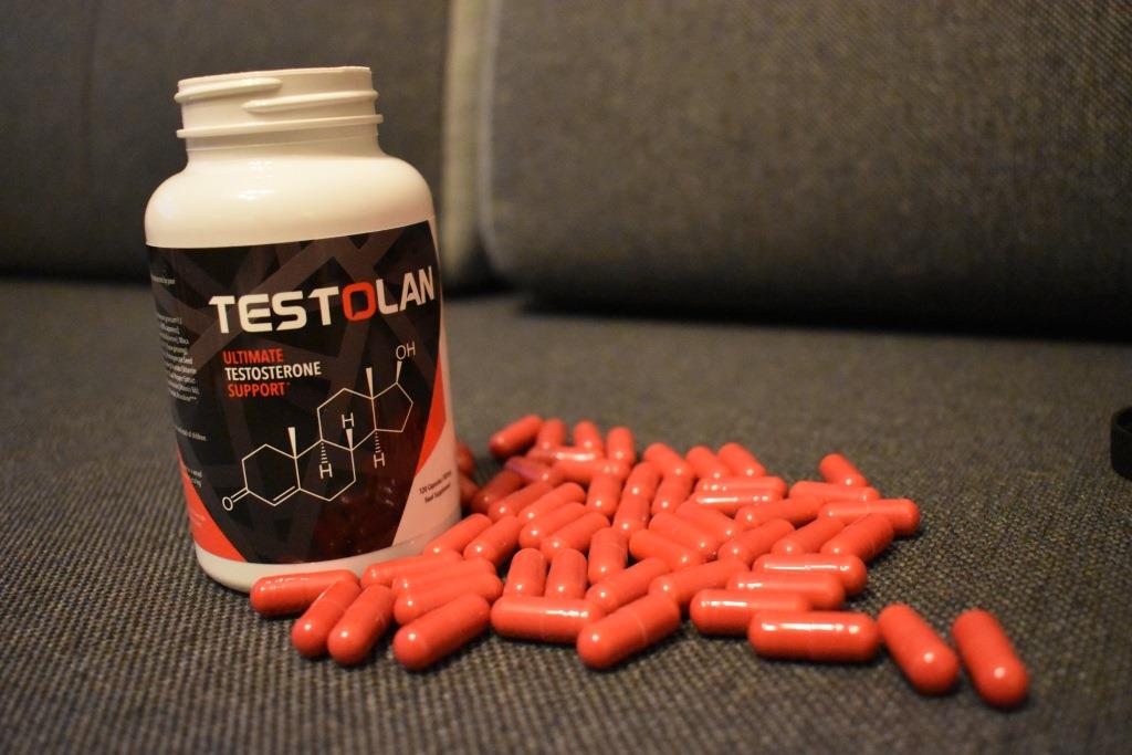 Testolan - Testosteron, podnosi poziom testosteronu, zwiększa siłę i masę ciała, poprawia wytrzymałość, energia, wzrost libido, poprawa funkcji seksualnych, wsparcie psychiczne, buzdynek naziemny, kozieradka, d-asparaginian, korzeń maca, żeń-szeń koreański, granat