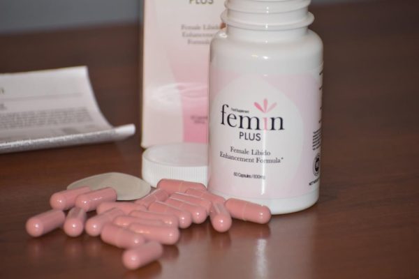Femin Plus - libido, zwiększa libido, poprawia krążenie, regulacja hormonalna, poprawa nastroju, l-arganina, żeń-szeń, nasiona kozieradki, witamina E, korzeń maca, witamina B6